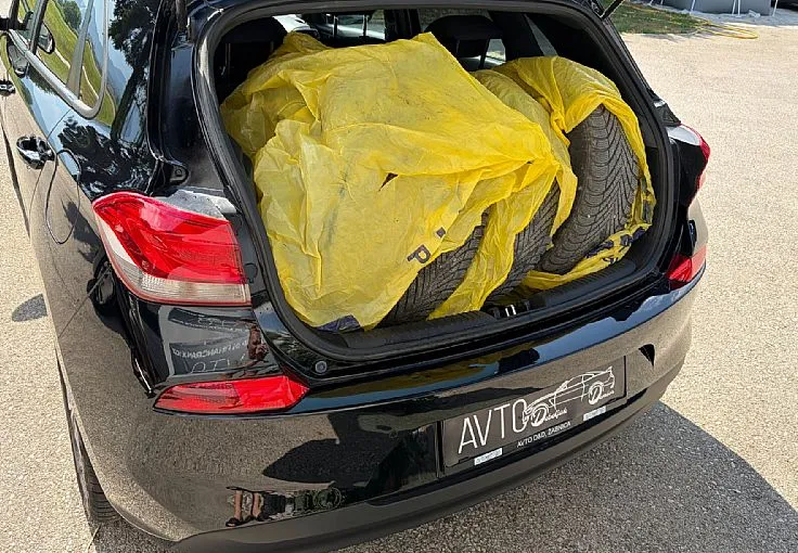 Zunanja slika - Hyundai i30 - 1.0 T-GDI 120 Style - 49.000 KM - 12
