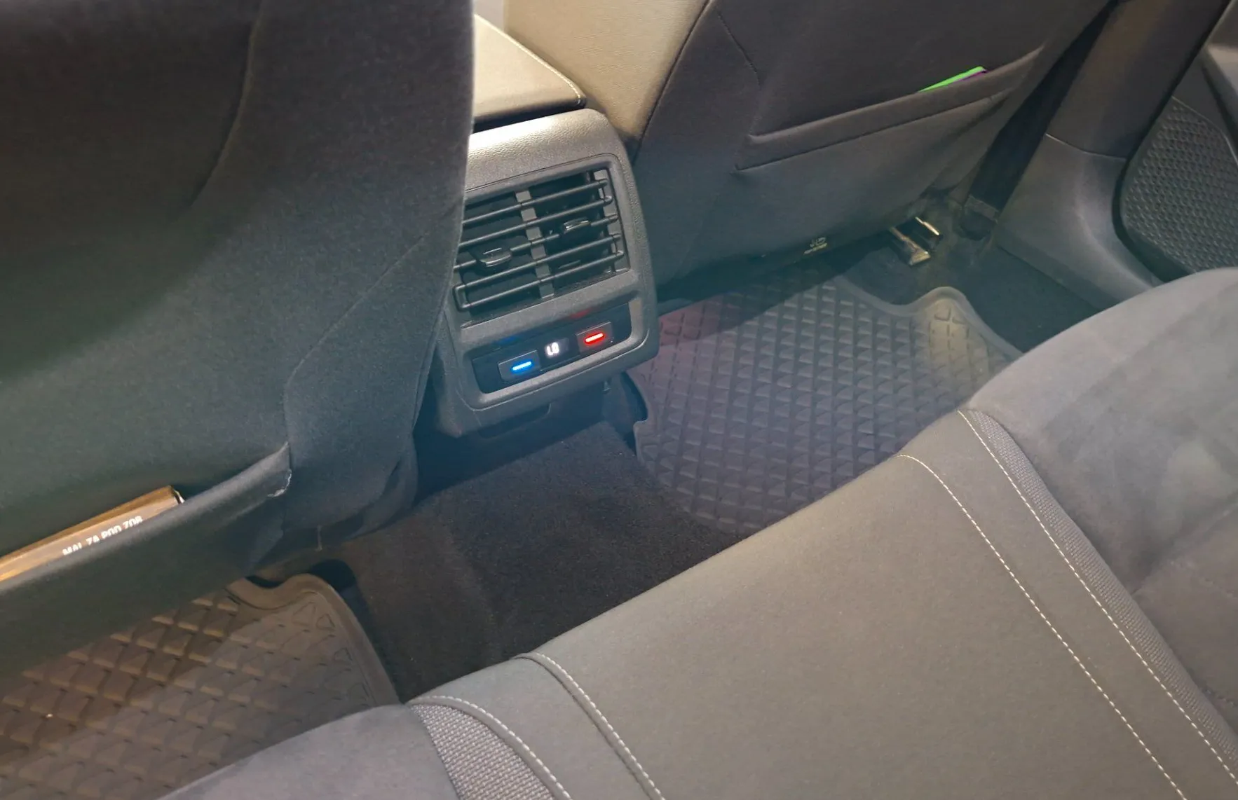 Zunanja slika - Volkswagen Golf - 2.0 TDI BMT Style-SLO-1.LASTNIK-ODLIČEN- - 15