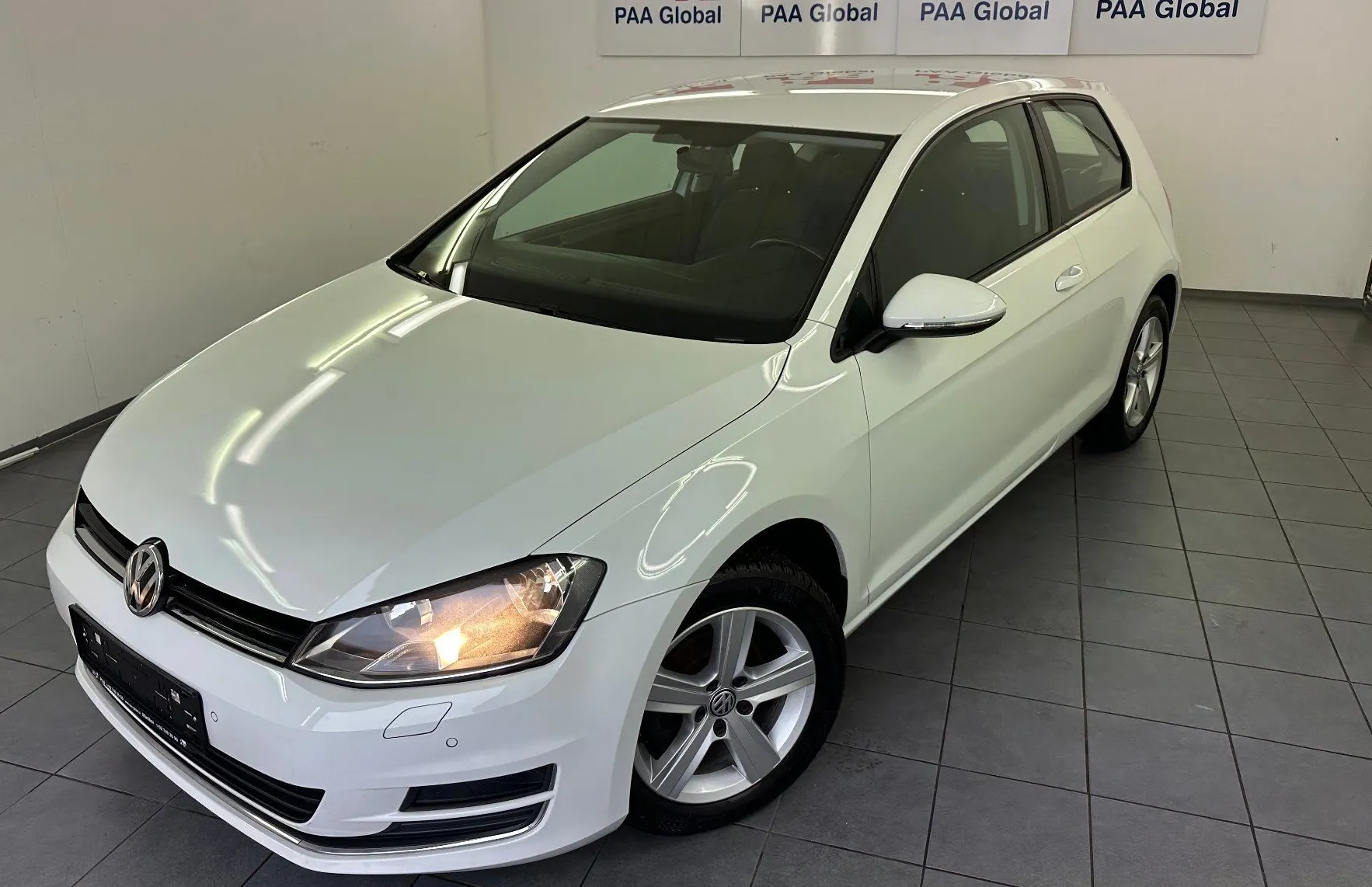 Zunanja slika - Volkswagen Golf - 1.2 TSI Comfortline 81 KW.BENCIN.SAMO 75.000 KM - 1