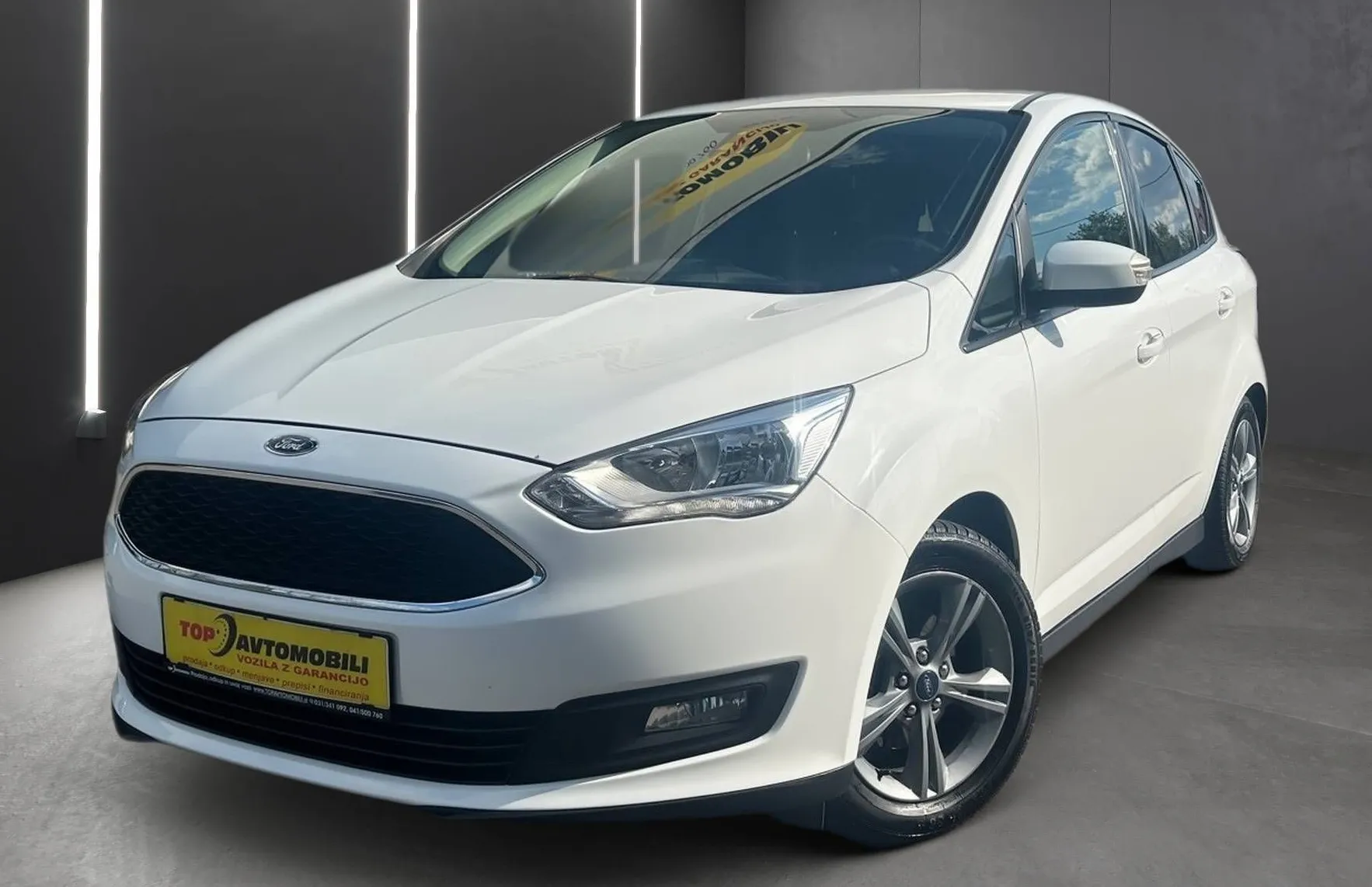 Zunanja slika - Ford C-MAX - 1.5 TDCi LED NAVI TEMP PDC SLOVENSKI 1.LASTNIK - 1