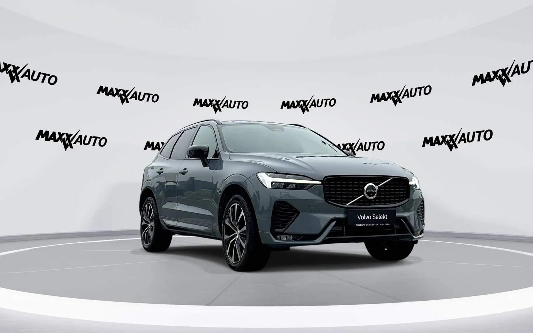 Zunanja slika - Volvo XC60 - B4 D AWD Ultimate Dark Avt. - 3