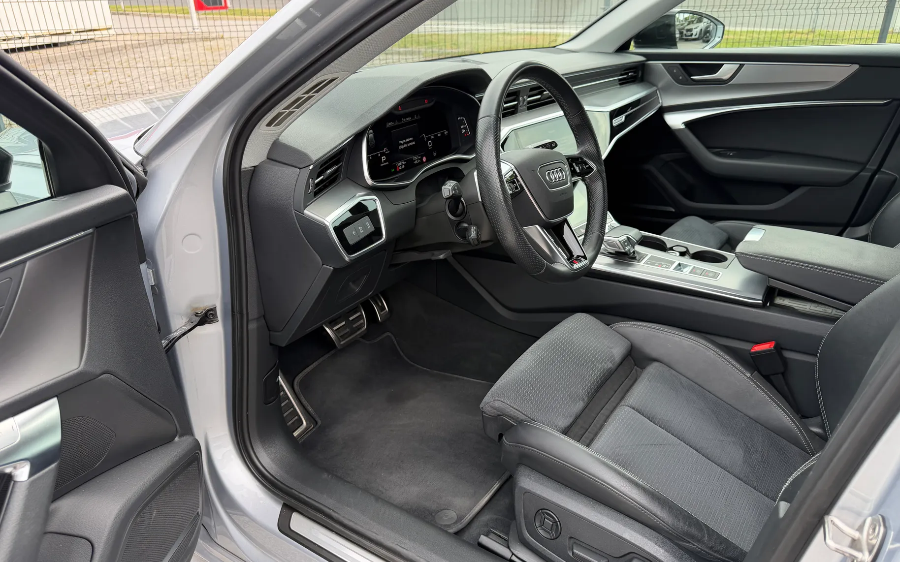 Notranja slika - Audi A6 - Avant 45 TDI quattro Design S tronic - 9
