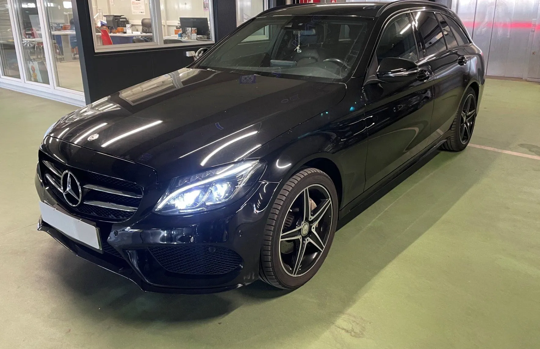 Zunanja slika - Mercedes-Benz C-Razred - C 220 d 4MATIC AMG Line Avt. LED.NAVI.USNJE.OGR.SE - 1