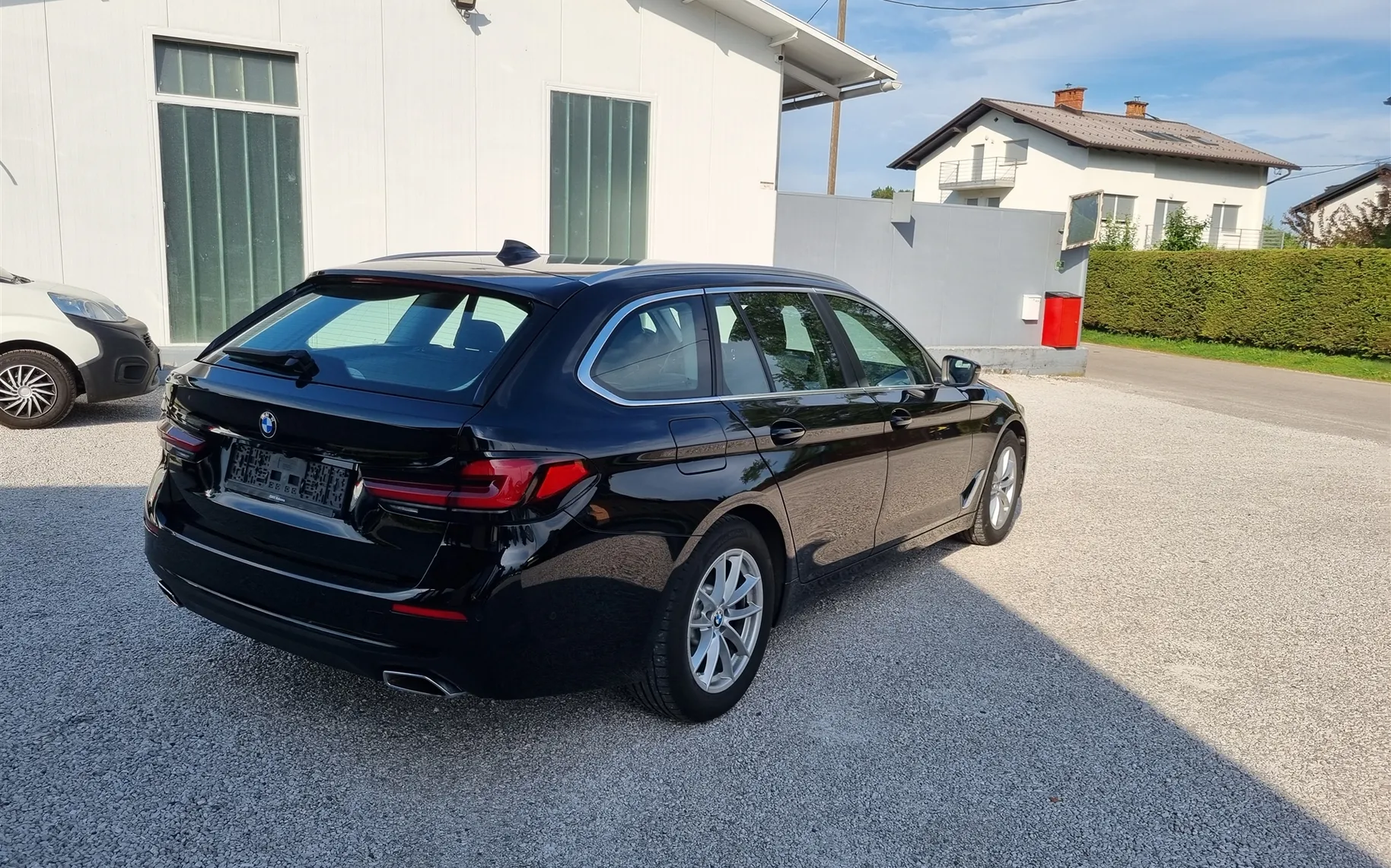Zunanja slika - BMW Serija 5 - 520d xDrive - 2