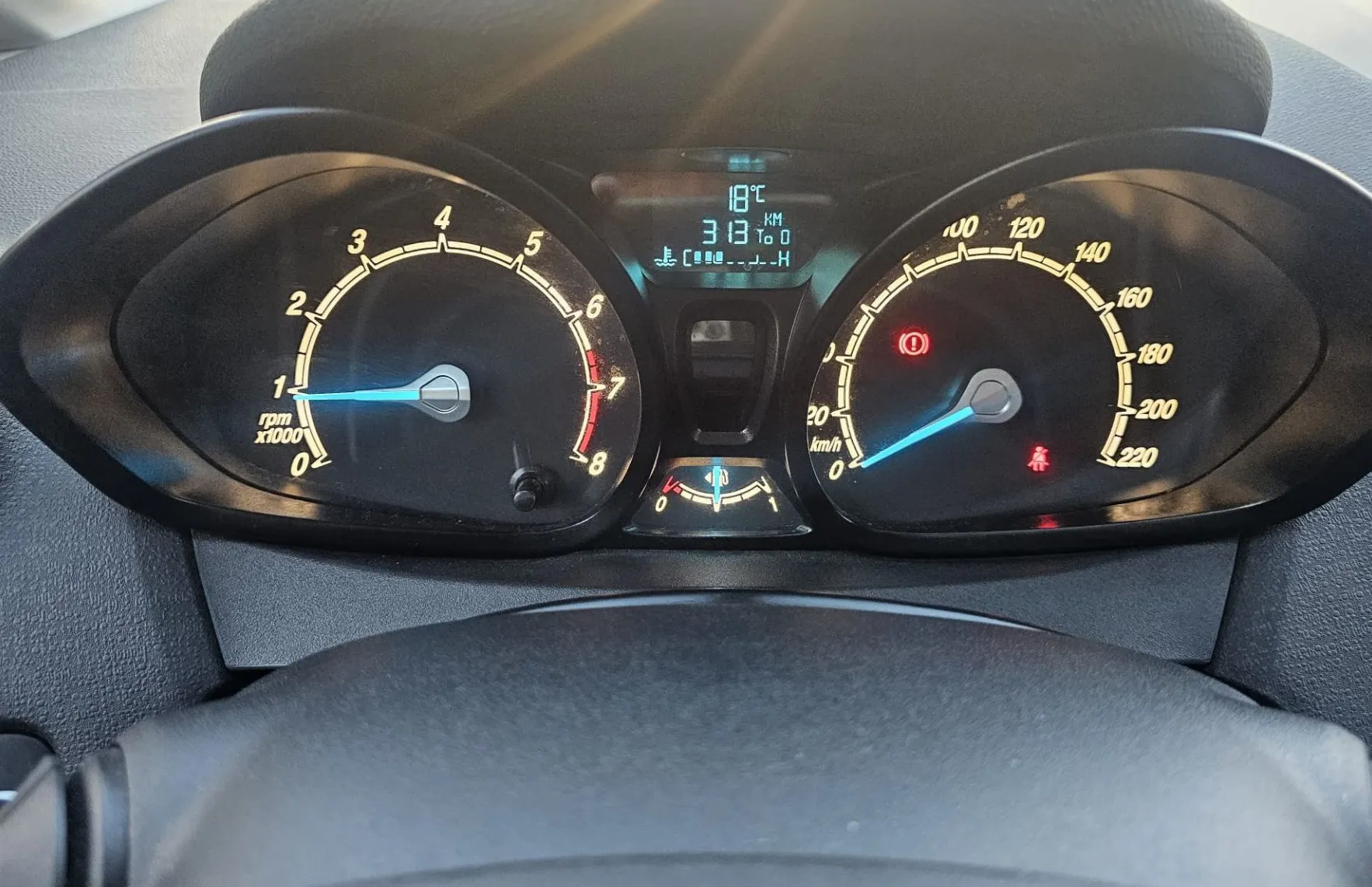 Zunanja slika - Ford Fiesta - 1.4 Trend|SLO|multifunkcija|AVTOklima|bluetooth|US - 11