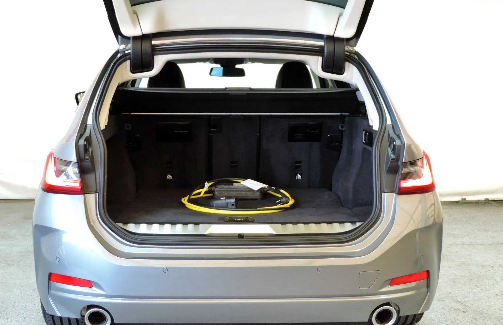 Zunanja slika - BMW Serija 3 - Touring: 330e xDrive Touring Avt. NOVI MODEL.... - 20