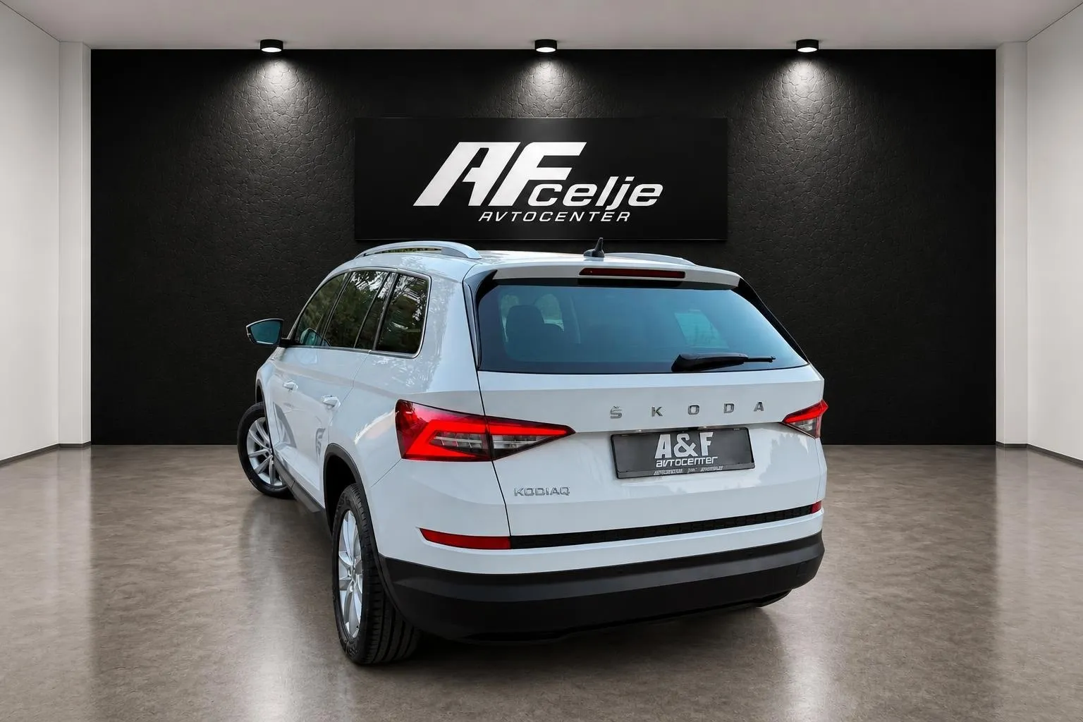 Notranja slika - Škoda Kodiaq - 2.0 TDI-DSG-1 LASTNIK-FUL LED-LIZING ZA TUJCE- - 7