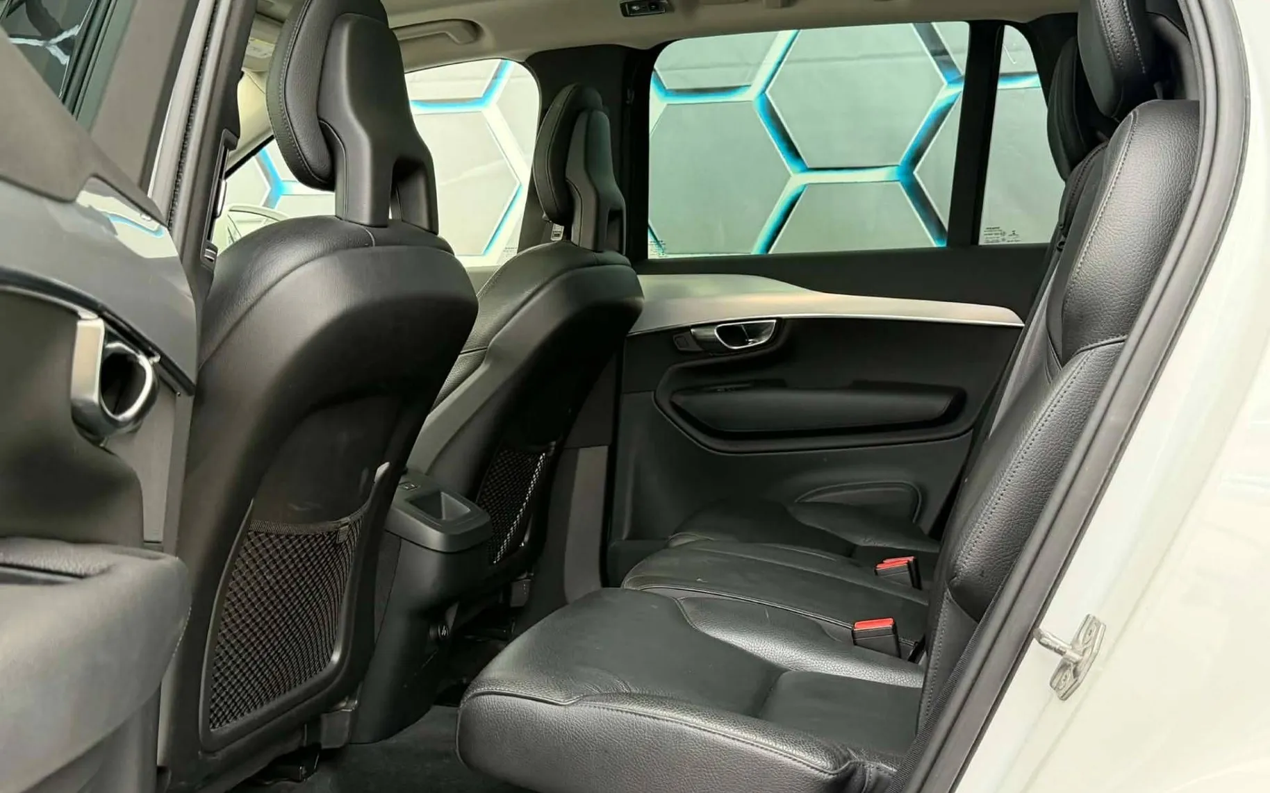 Notranja slika - Volvo XC90 - D5 4X4•AUT•SPORT•PANO•FUL LED•KAMERA•VIRTUAL•ACC•. - 10