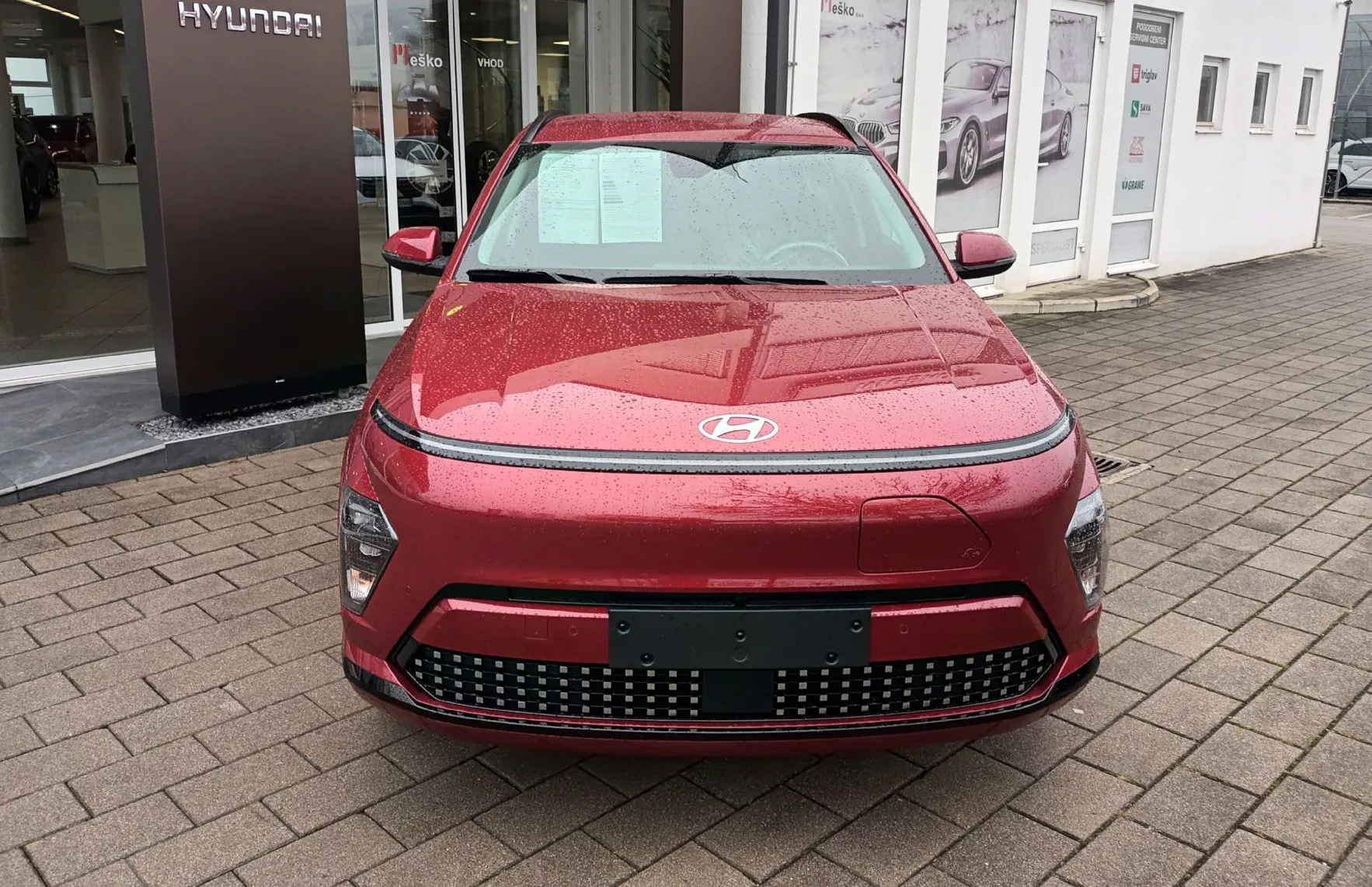 Zunanja slika - Hyundai Kona - BEV 48KWH PREMIUM   WINTER I.TOP.ČRP...... - 10