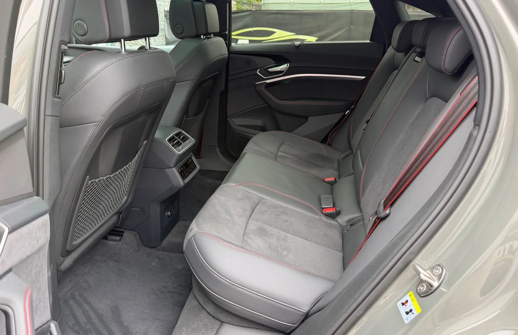 Zunanja slika - Audi Q8 e-tron Sportback - 55 quattro S-line MATRIX|KEYLESS|BO|SOFT CLOS - 16