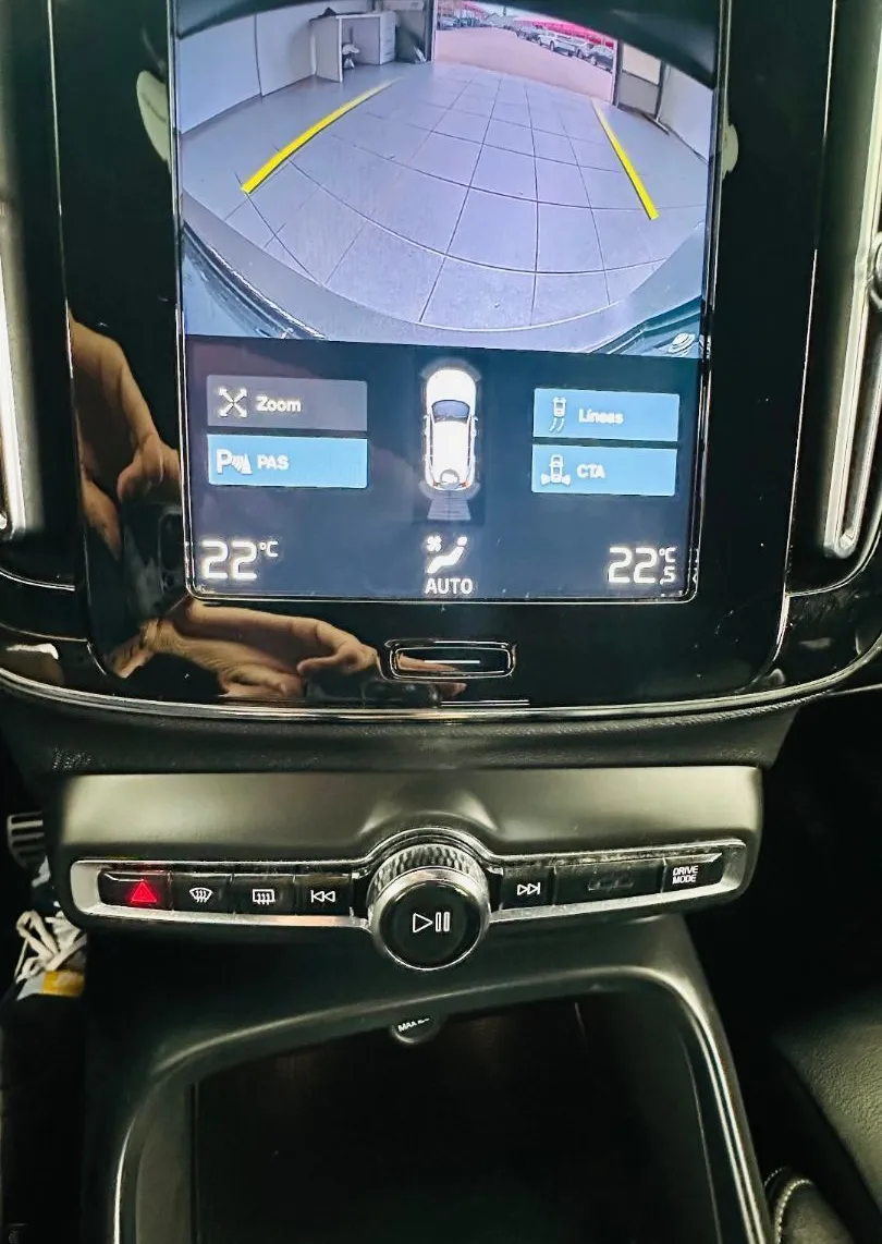 Zunanja slika - Volvo XC40 - T5 Recharge Twin Engine R-Design Avt.KAMERA.LED - 13