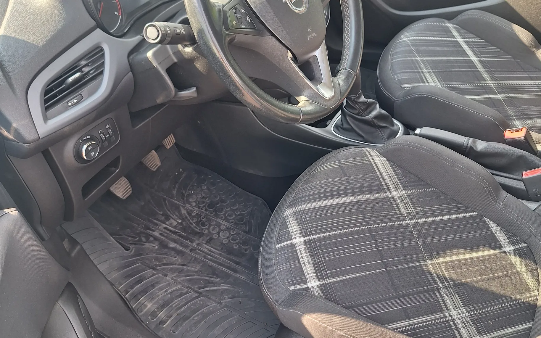 Zunanja slika - Opel Corsa - 1,4 BENCIN - 8