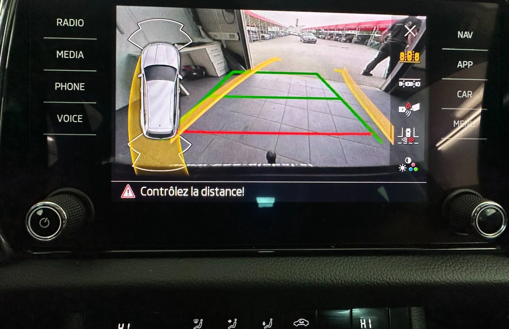 Zunanja slika - Škoda Kodiaq - 2.0 TDI 110kW DSG.KAMERA.LED..2023.ACC.KLJUKA.7SED - 16