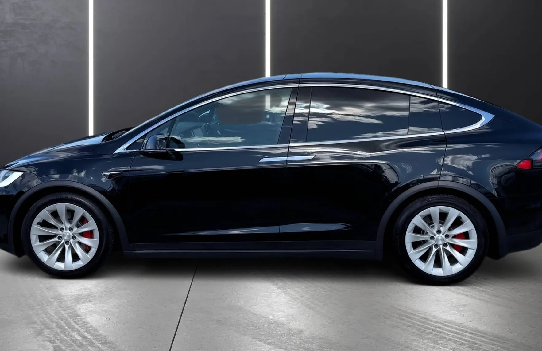Zunanja slika - Tesla Model X - 75D NADGRAJEN AVTOPILOT 7 - SEDEŽEV ZRAČNO PREMIUM - 4