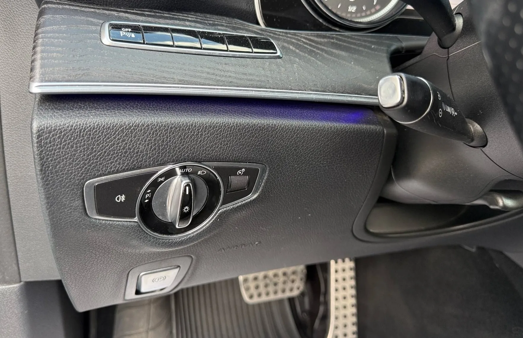 Zunanja slika - Mercedes-Benz E-Razred - E 220d 4MATIC ALLTERRAIN LED NAVI TEMP KAM AMBIENT - 17