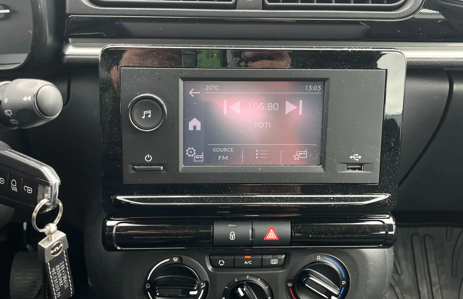 Zunanja slika - Citroën C3 - 1.2 PureTech 83 Feel SAMO 45.000 KM. LED. - 16