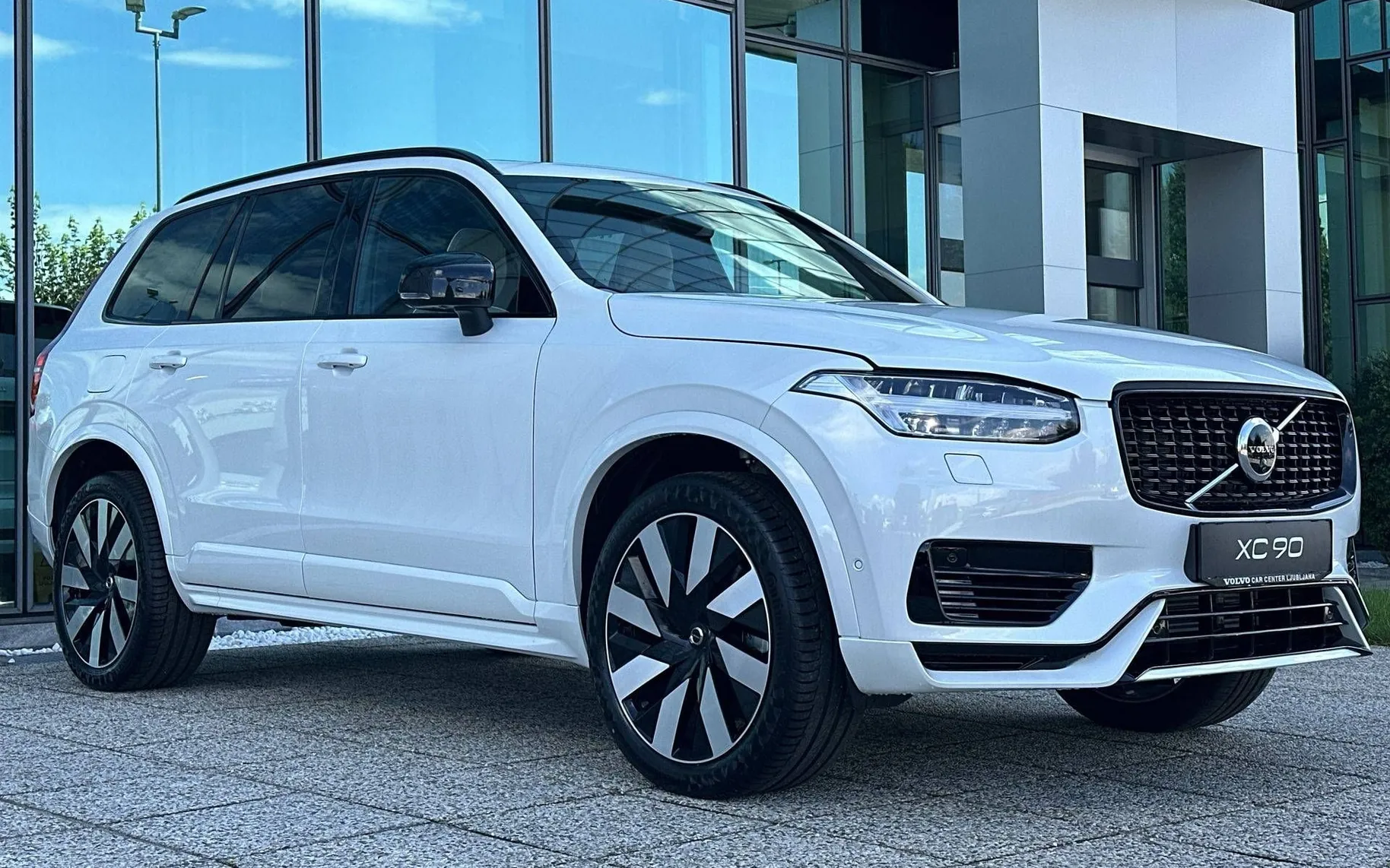Zunanja slika - Volvo XC90 - T8 AWD Ultra Dark 7s 3 leta garancije + 3 servisi. - 3