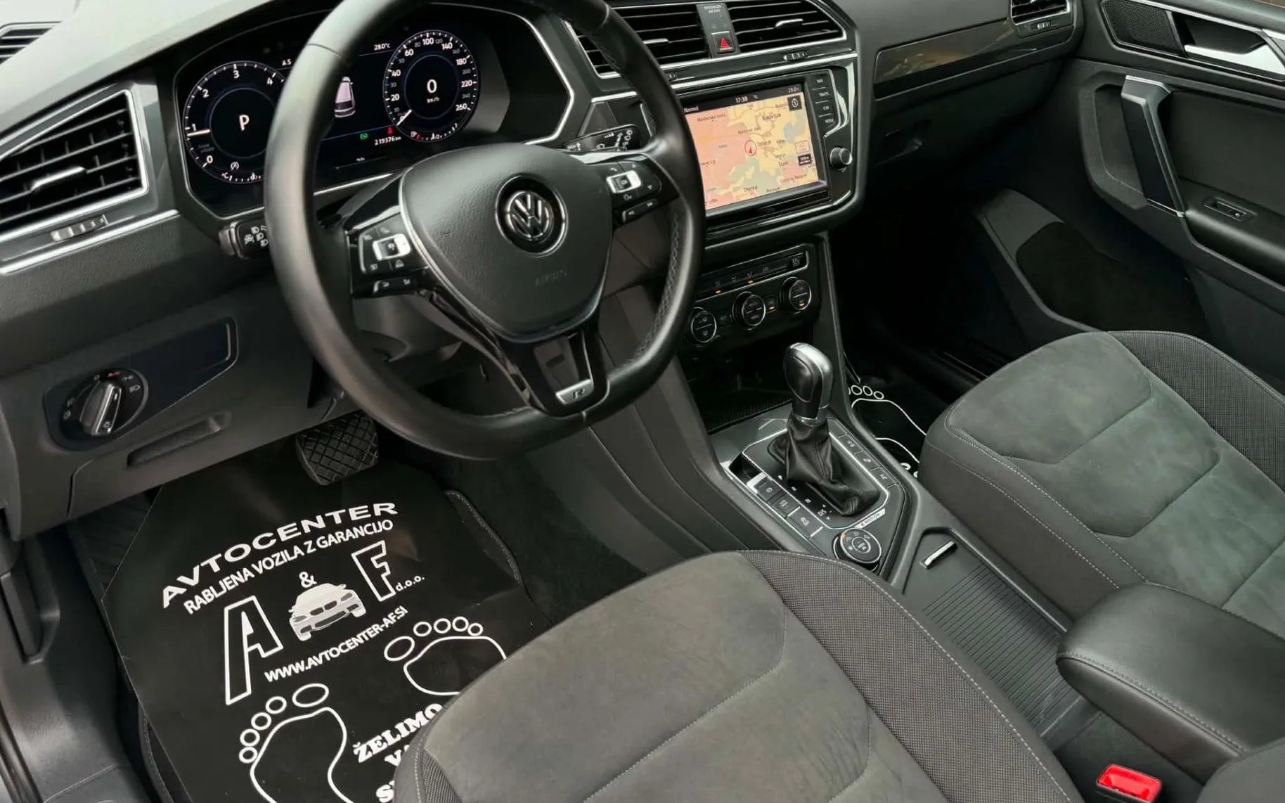 Notranja slika - Volkswagen Tiguan - 2.0 TDI-4X4-DSG-H LINE-VIRTUAL-LIZING ZA TUJCE- - 7