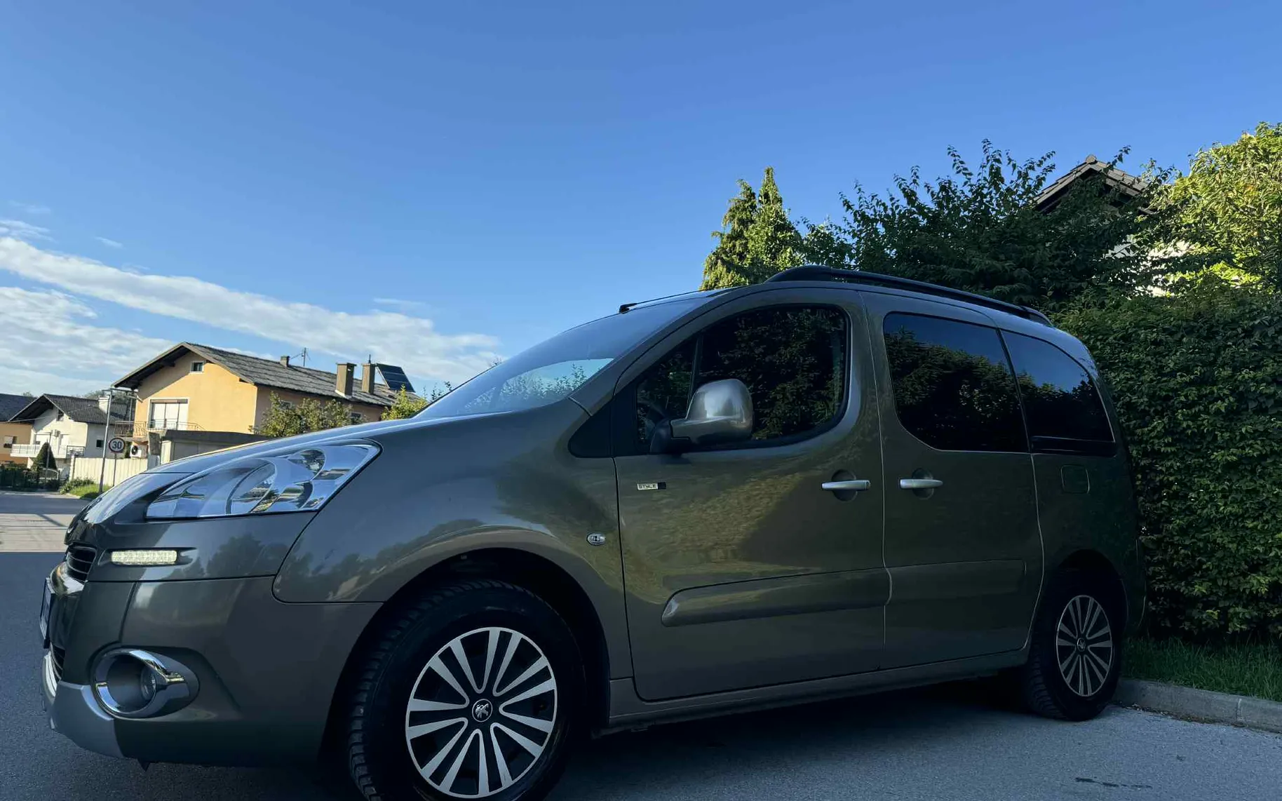 Zunanja slika - Peugeot Partner - 1,6 HDi Base L2 - 8