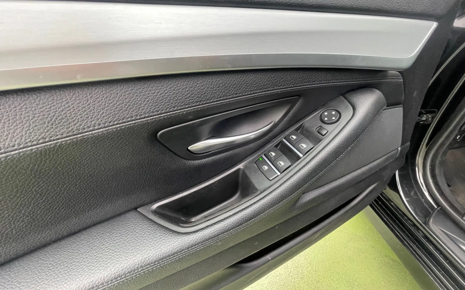 Zunanja slika - BMW Serija 5 - Touring: 520d 140 KW BI-XSENON.NAVI.USNJE.PDC S+Z - 18