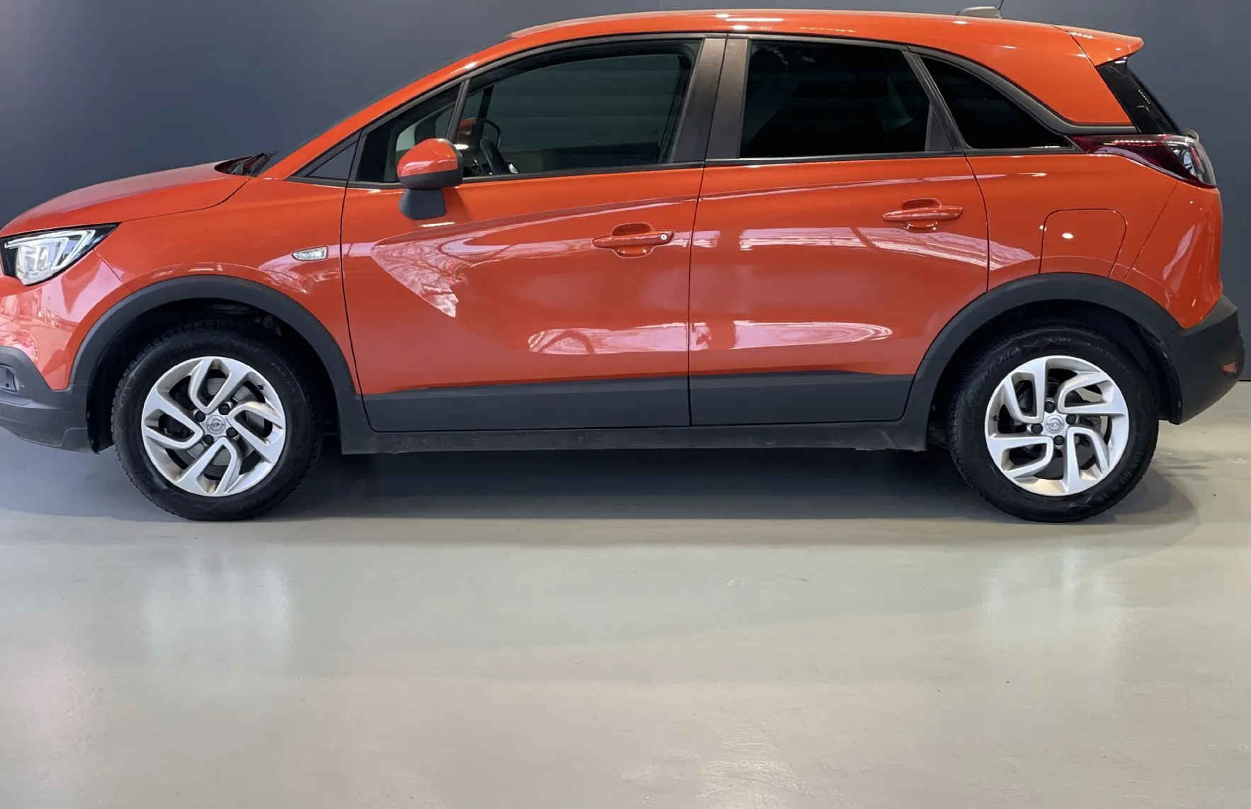 Zunanja slika - Opel Crossland X - 1.LASTNIK-SLO-KAMERA-KLJUKA-TEMPOMAT-ALU - 5