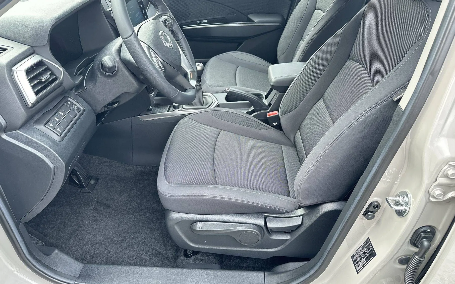 Zunanja slika - SsangYong Tivoli - 1.5 T-GDi Fresh 2WD M T - 10