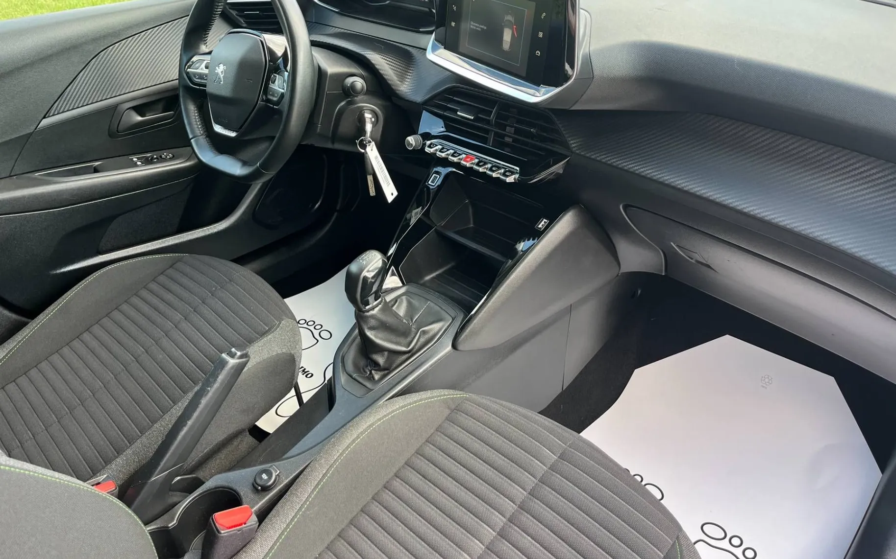 Notranja slika - Peugeot 208 - 1.2 PureTech -1 LASTNICA-41800 km-KLIMA-ODLIČEN - 8