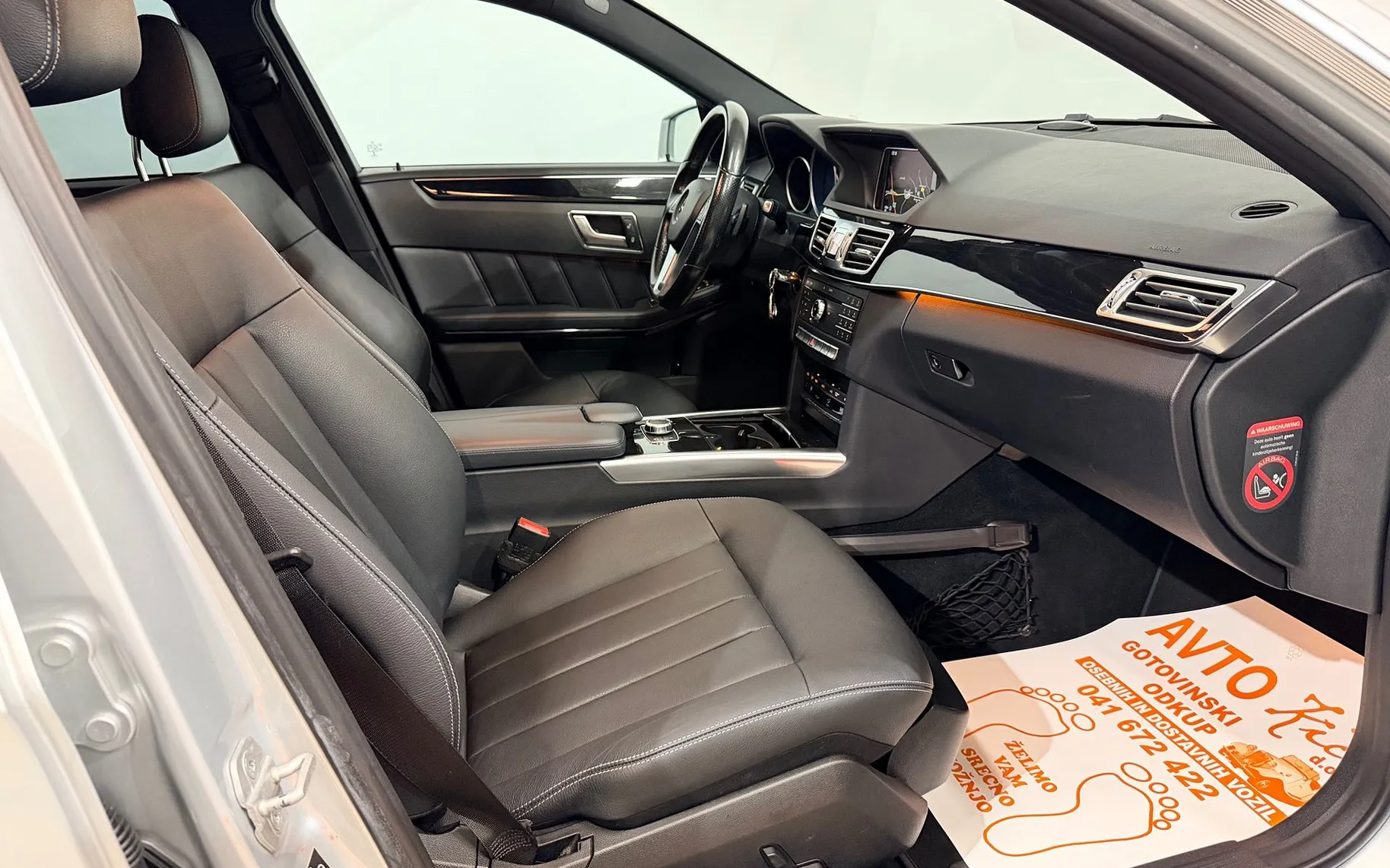 Notranja slika - Mercedes-Benz E-Razred - 200 CDI-EDITION-AUT-BI-XENON-LED-NAVIGACIJA-TEMPO. - 10