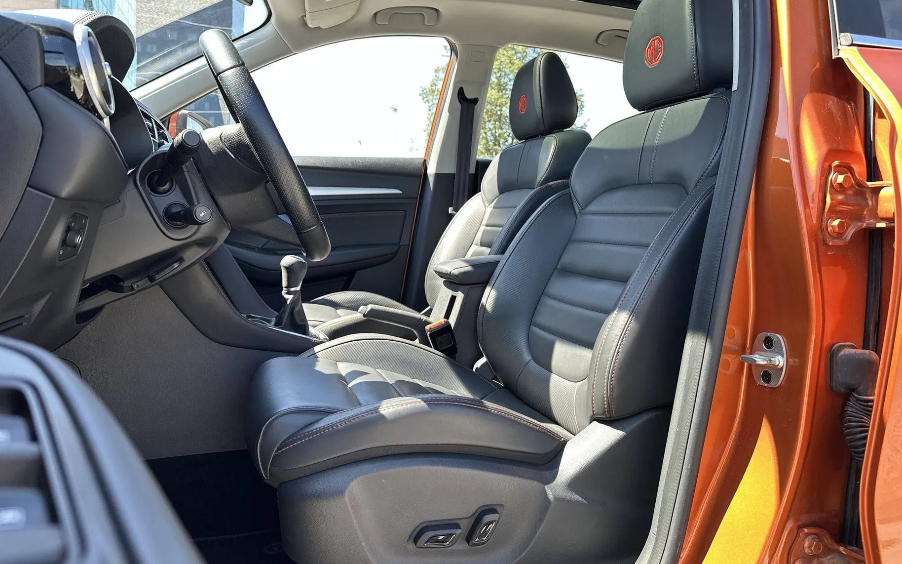 Notranja slika - MG ZS - 1.0T-GDI Luxury - 10