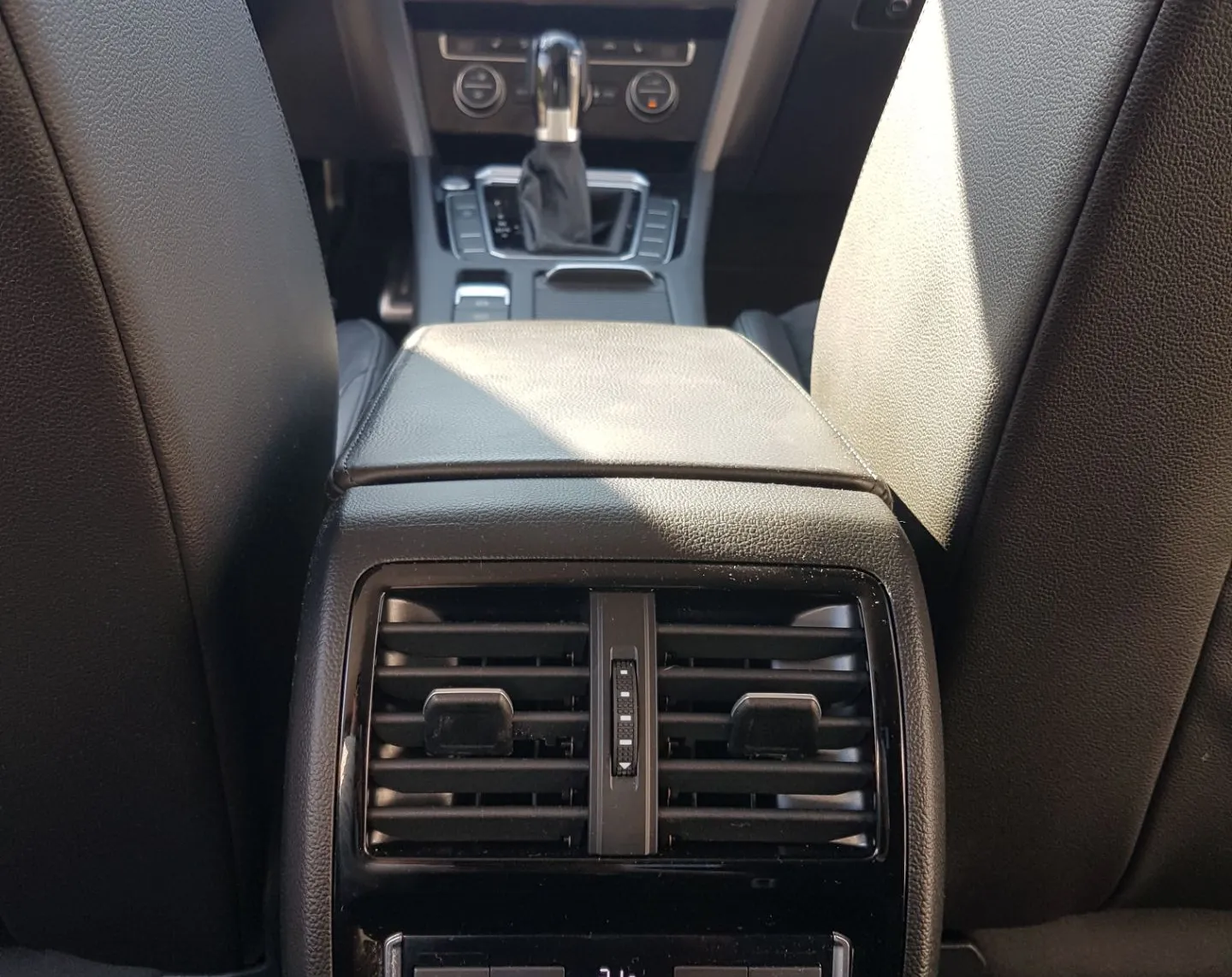 Zunanja slika - Volkswagen Arteon - 2.0 TDI BMT Elegance DSG - 9