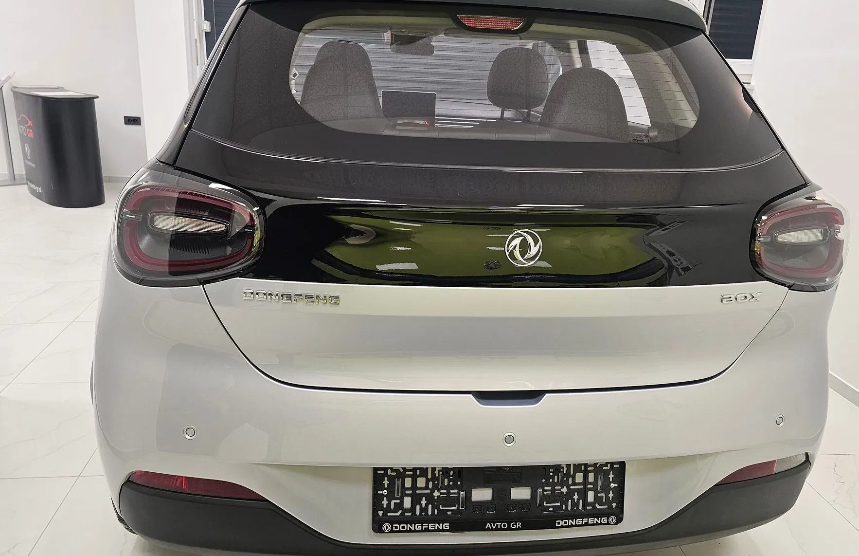Zunanja slika - Dongfeng Box - 42.3 kWh 70 kW- SILVER- - 12