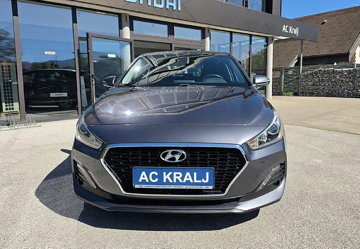 Zunanja slika - Hyundai i30 - 1.0 T-GDI - NAVIGACIJA - 2