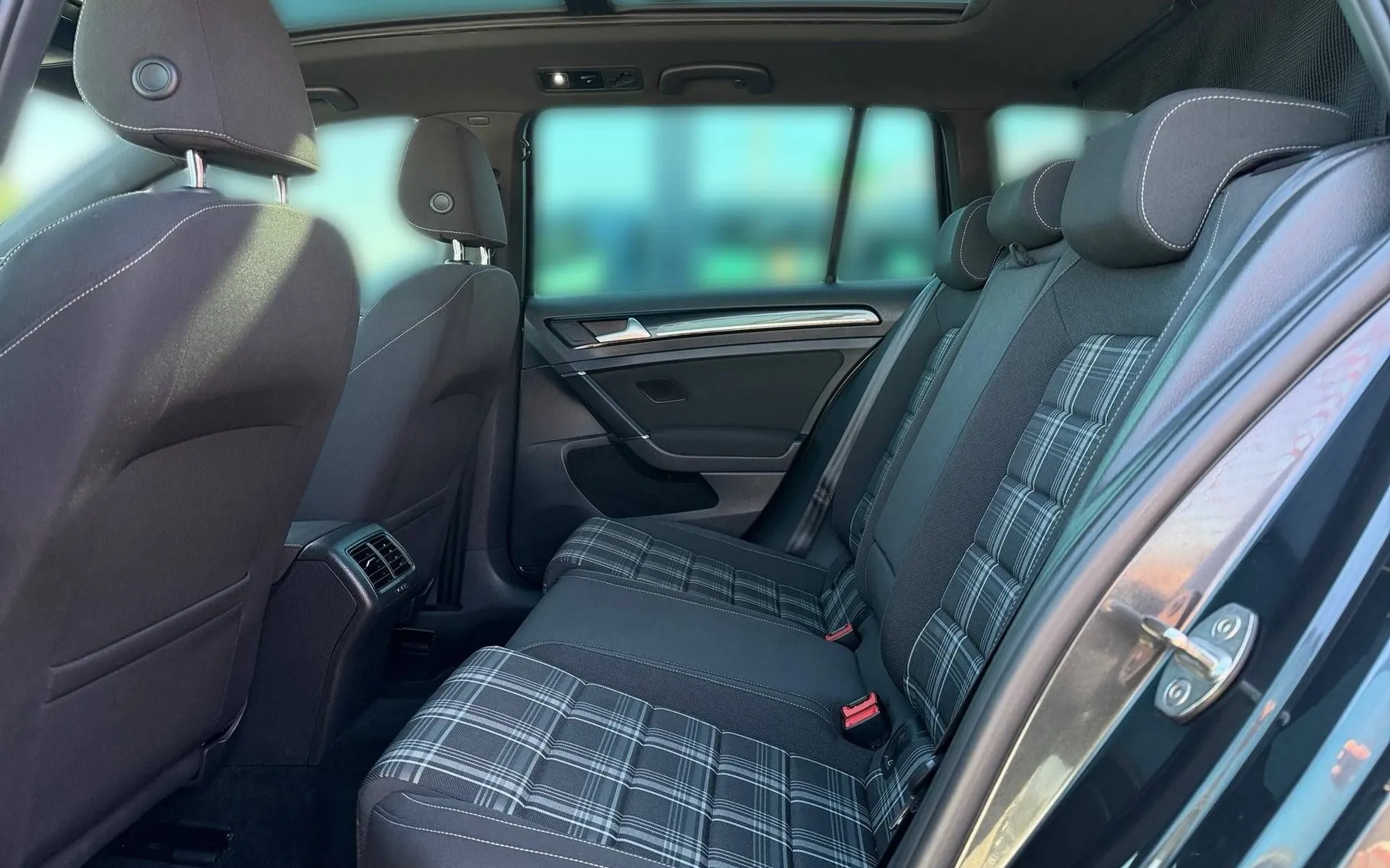 Notranja slika - Volkswagen Golf Variant - 2.0 GTD BMT DSG Panorama - Kamera - Kljuka - 10