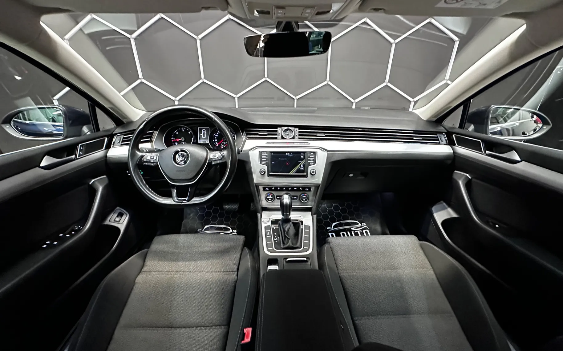Notranja slika - VW Passat Variant - 2.0 TDI DSG-F1-LED-ACC-KLJUKA-ODLIČEN... - 9