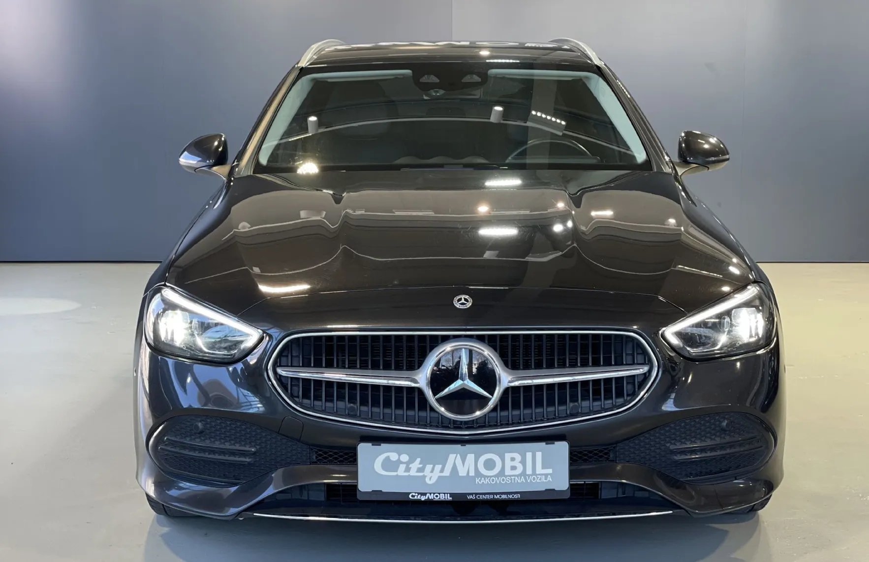Zunanja slika - Mercedes-Benz C-Razred - NAVI-RADAR-LANE-LED-USNJE-AMBIENT-ALU-KAMERA - 2