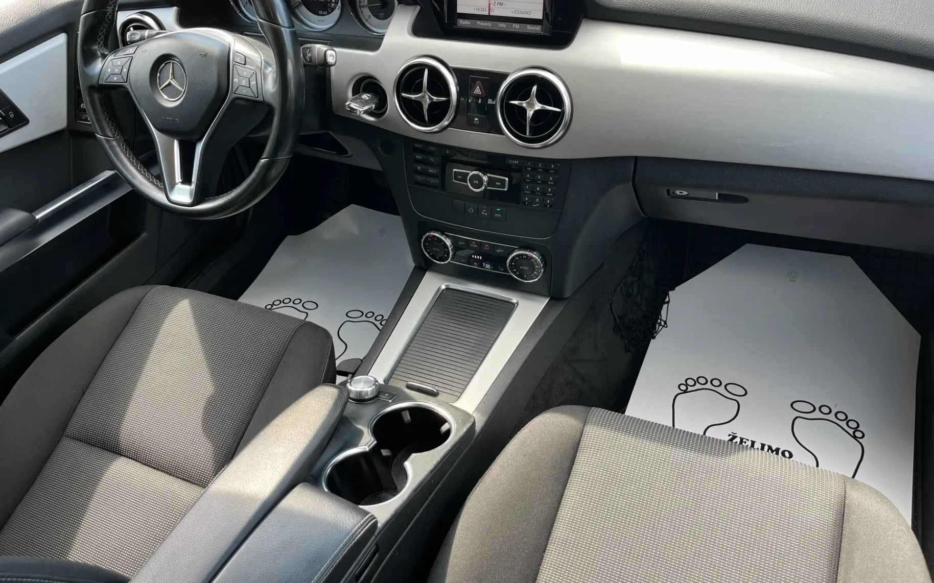 Notranja slika - Mercedes-Benz GLK-Razred - GLK 200 CDI-1 LASTNIK-LED-NAVI-19 COL-ODLIČEN... - 8
