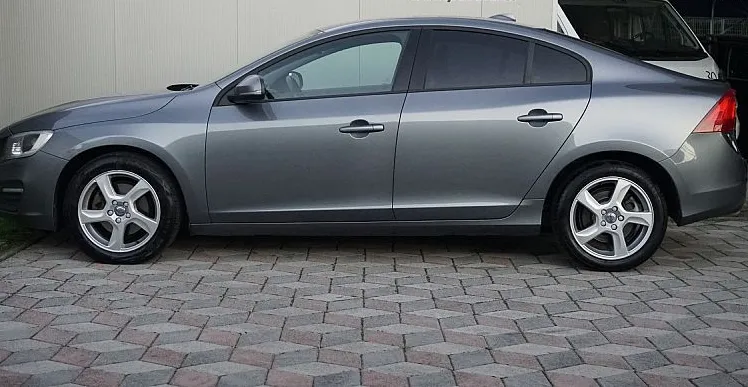 Zunanja slika - Volvo S60 - D3 A Momentum+ Xenon +Memory+ Alu 17 +Navi - 8