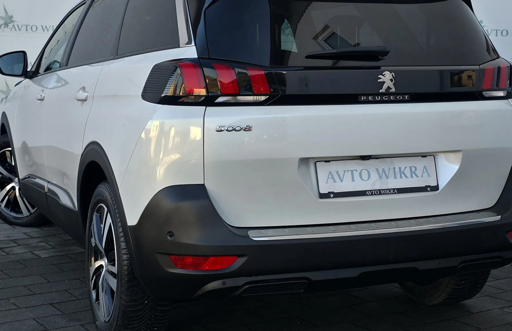 Zunanja slika - Peugeot 5008 - 2.0HDI EAT8 Allure FULLED•BLIS•7-SED•KEYLES•KAMER• - 3