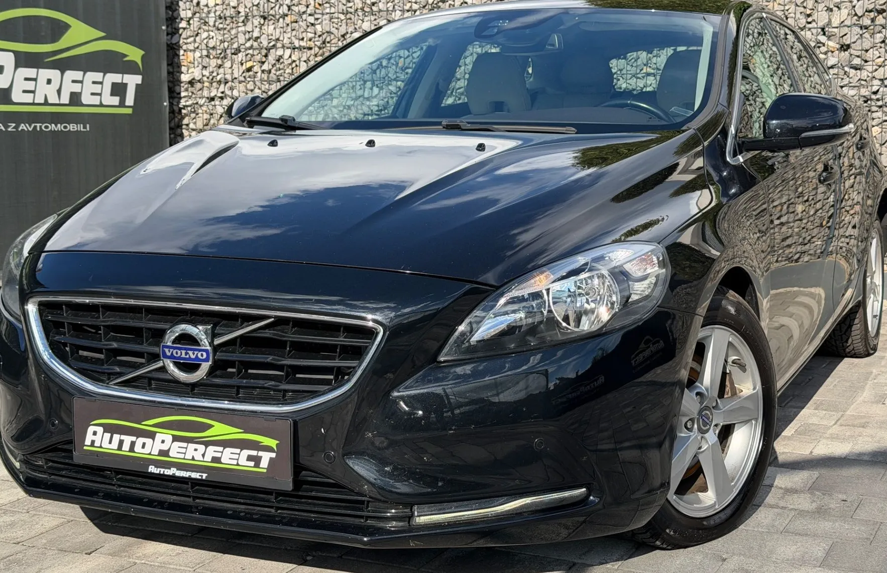Zunanja slika - Volvo V40 - D2 Momentum AVT. |NAVI|PDC|USNJE| - 3