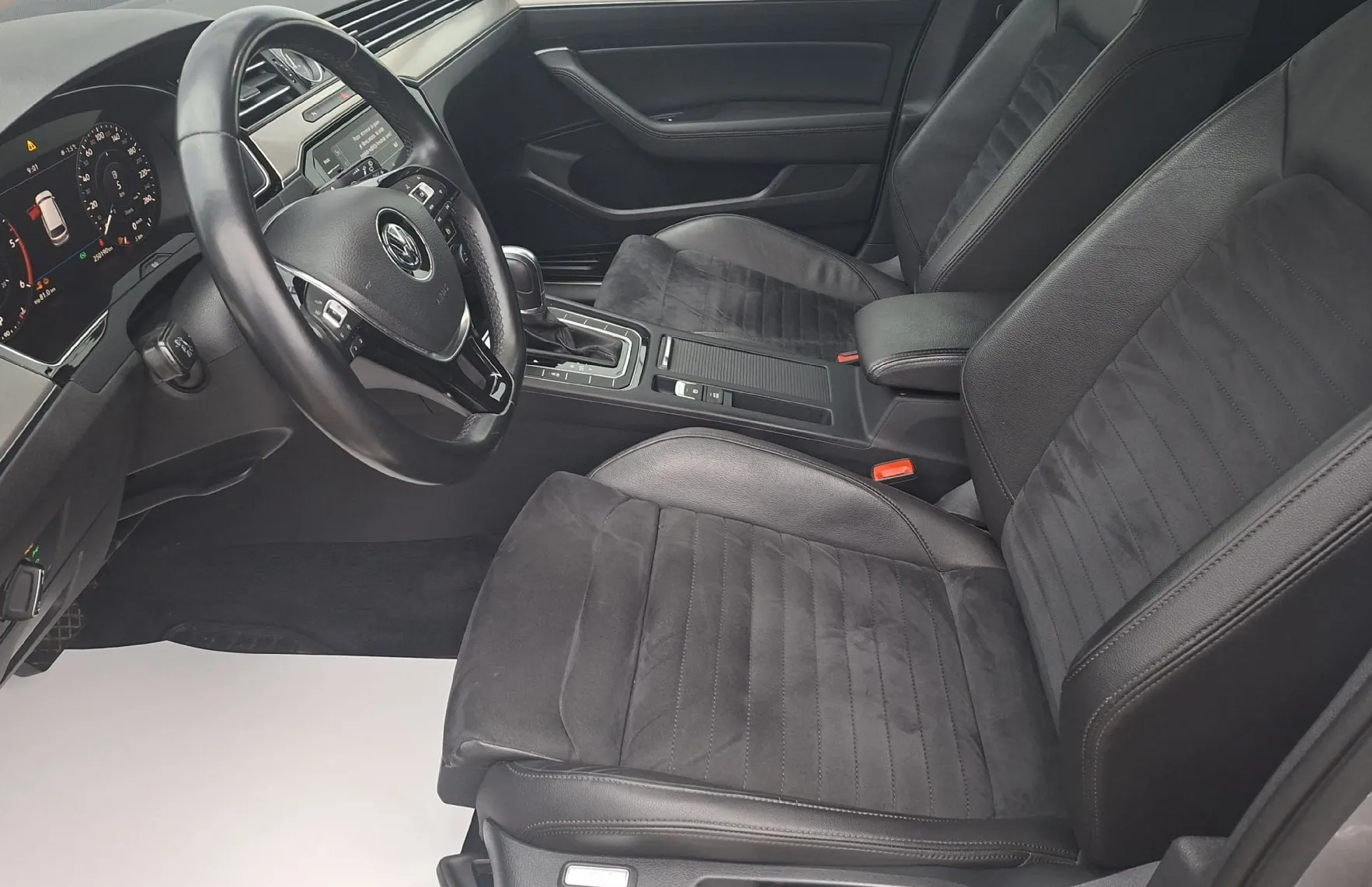 Zunanja slika - VW Passat - Variant 2.0 TDI  4-Motion R-line DSG - 8