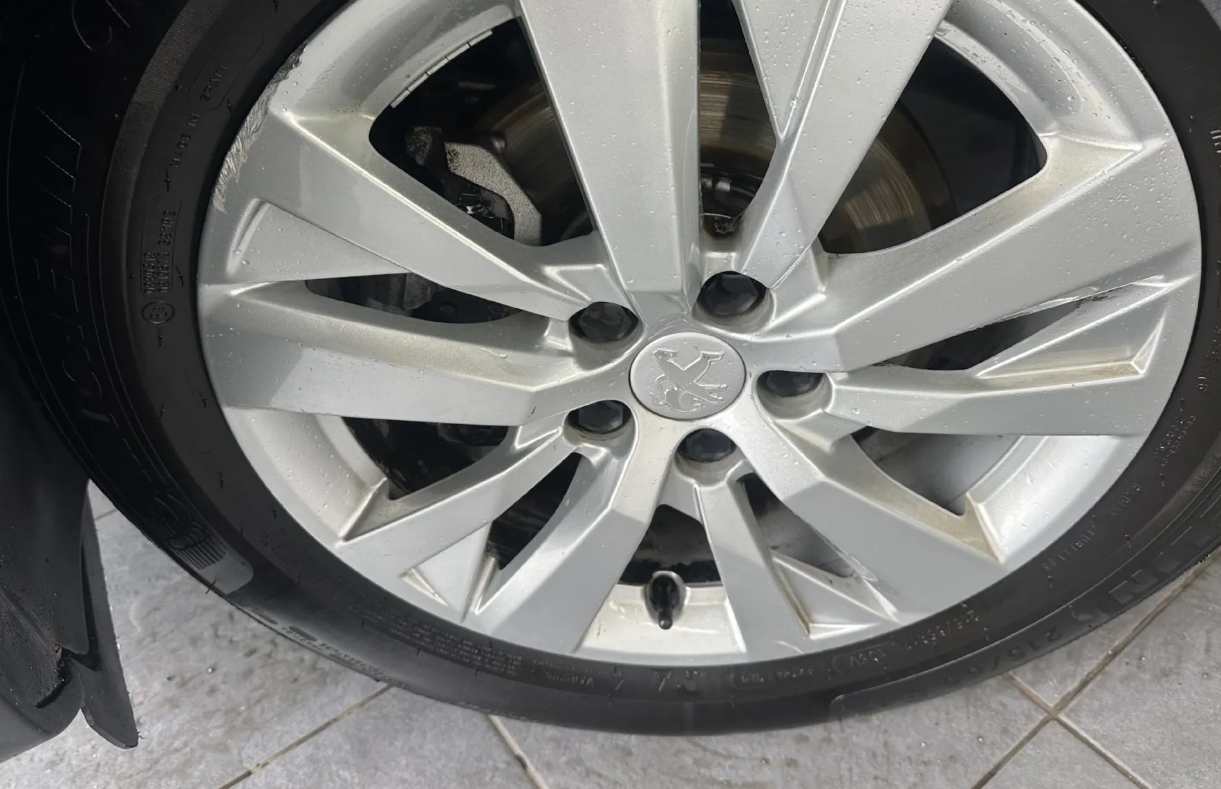 Zunanja slika - Peugeot 3008 - 1.5 BlueHDi 130 EAT8 Active.KAMERA.NAVI.ALU.2022 - 4