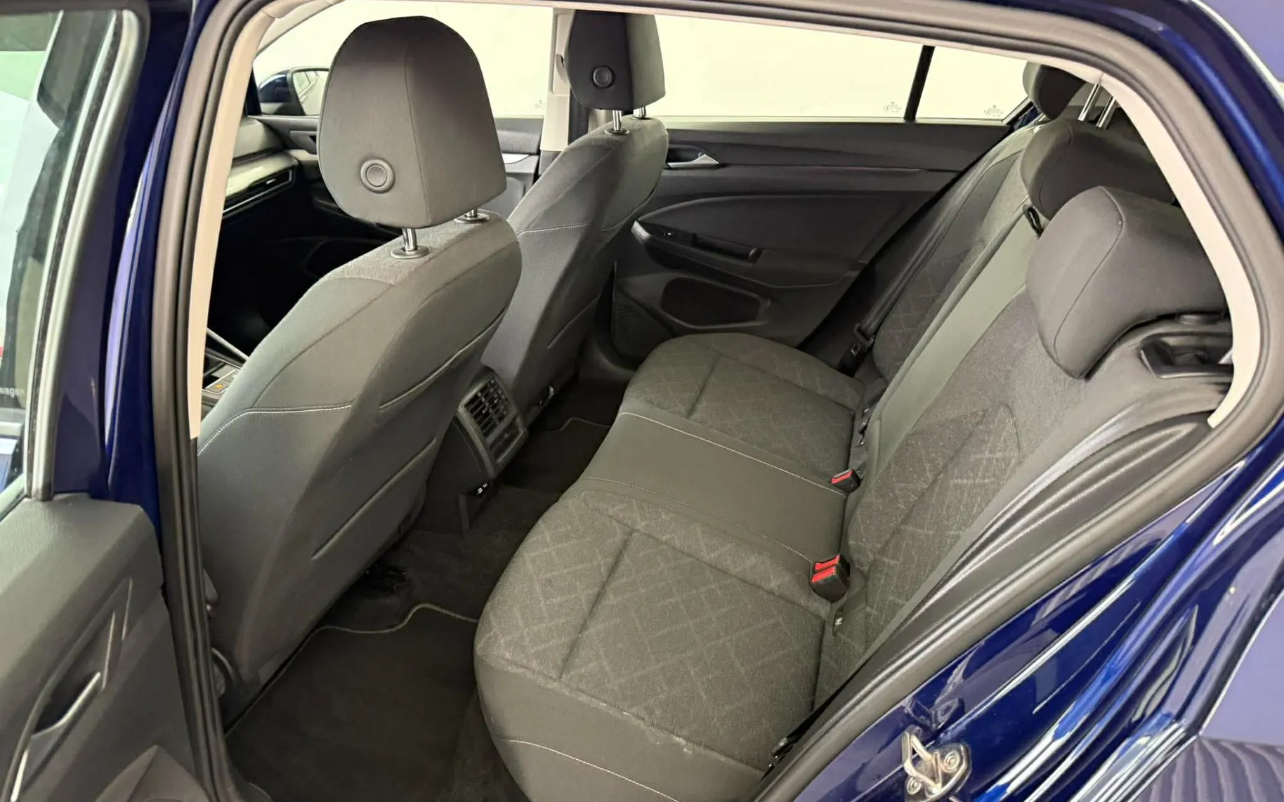 Zunanja slika - Volkswagen Golf - 1.5 TSI Life 96.KAMERA.NAVI.ACC.LED.SAMO 53.000 KM - 10