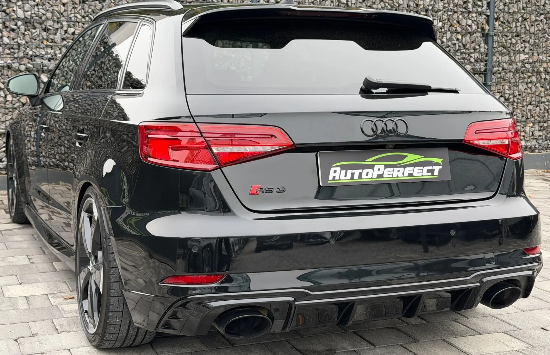 Zunanja slika - Audi S3 - R Sportback quattro 2.5 TFSI S tronic |DAZ|RS SPORT| - 4