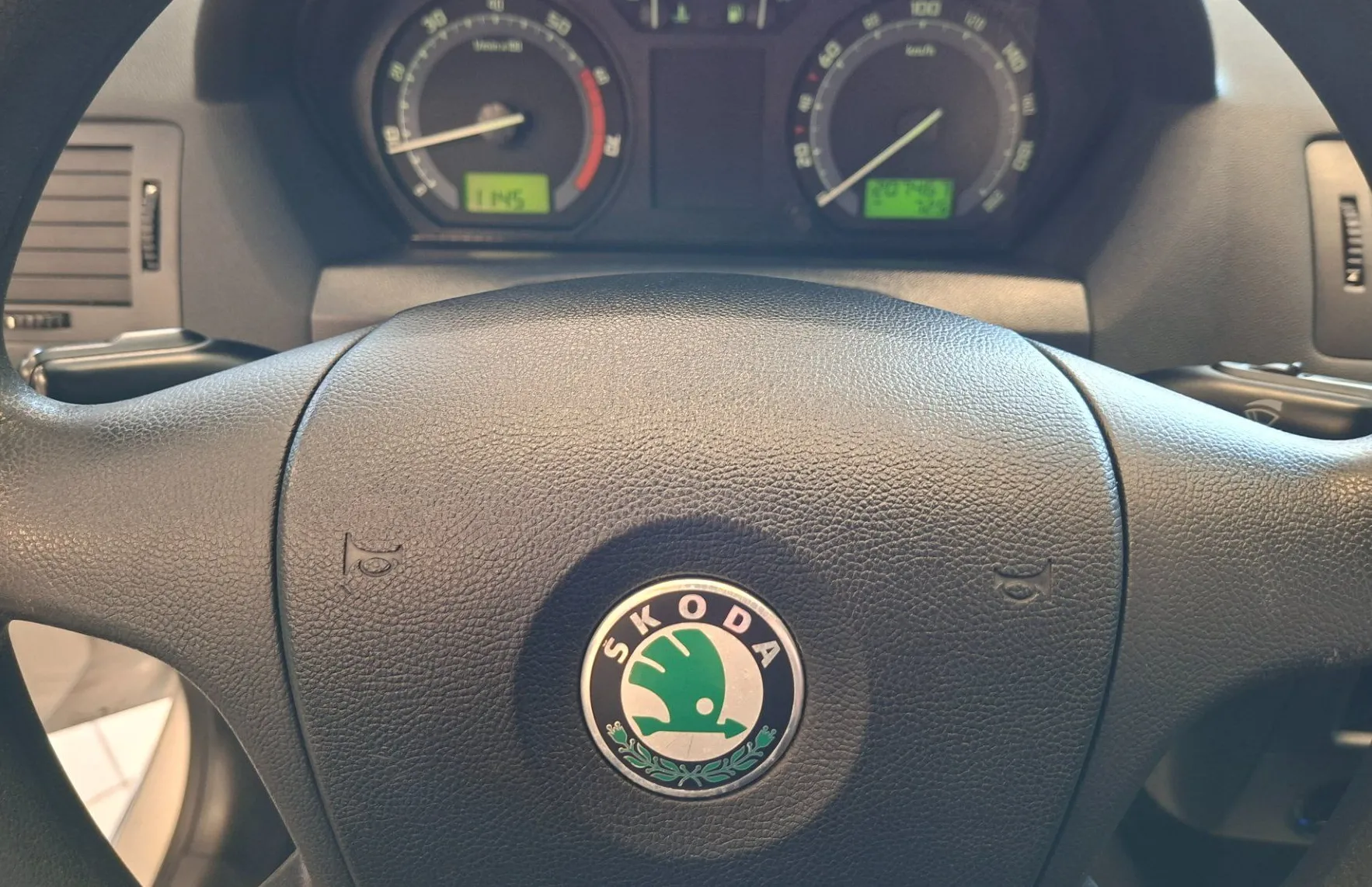Zunanja slika - Škoda Fabia - Combi Ambiente 1.4 16V-ODLIČEN-HITRI KREDIT- - 11