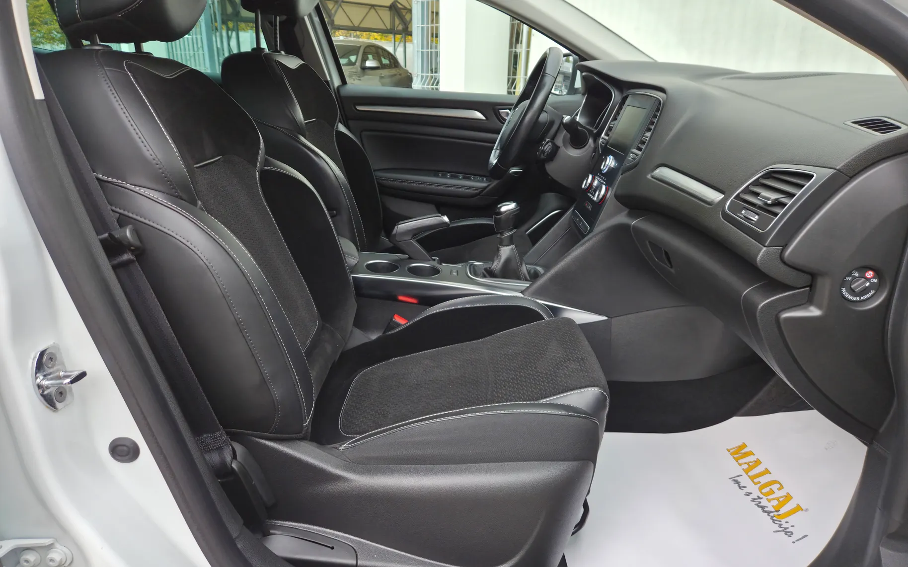 Zunanja slika - Renault Megane Limousine - Intens Berline dCi 110 Energy - 11