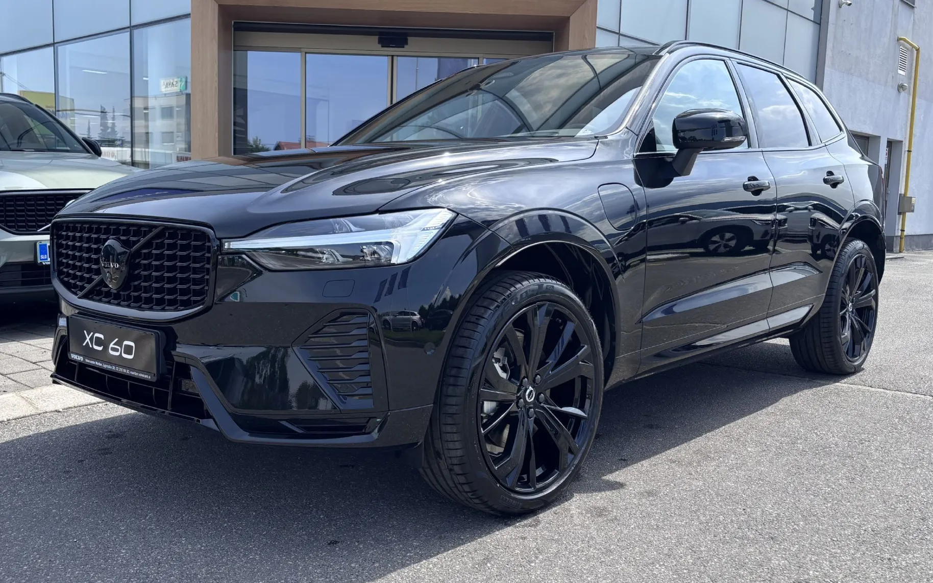 Zunanja slika - Volvo XC60 - T8 TwE Ultra Black Edition - 1