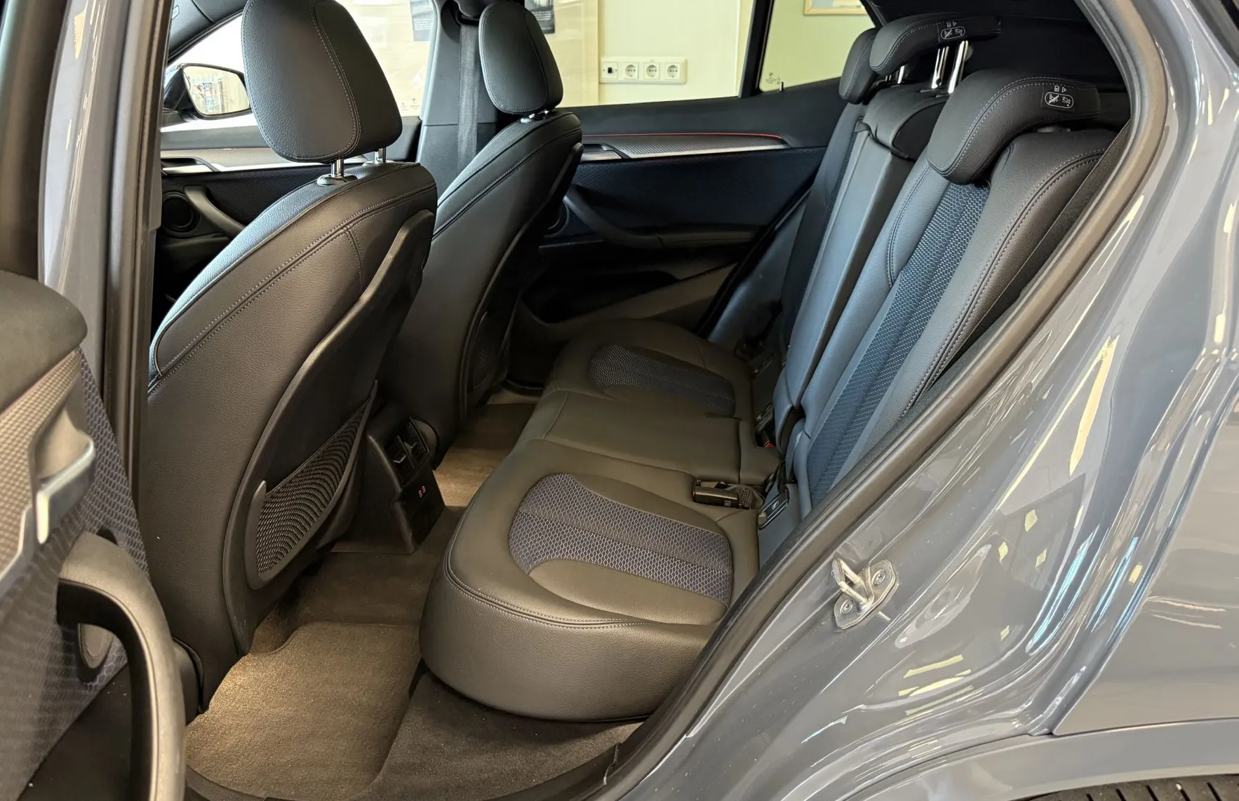 Zunanja slika - BMW X2 - serija : sDrive18d AUT. -M-SPORT-FACELIFT-PANO-KAMERA- - 16