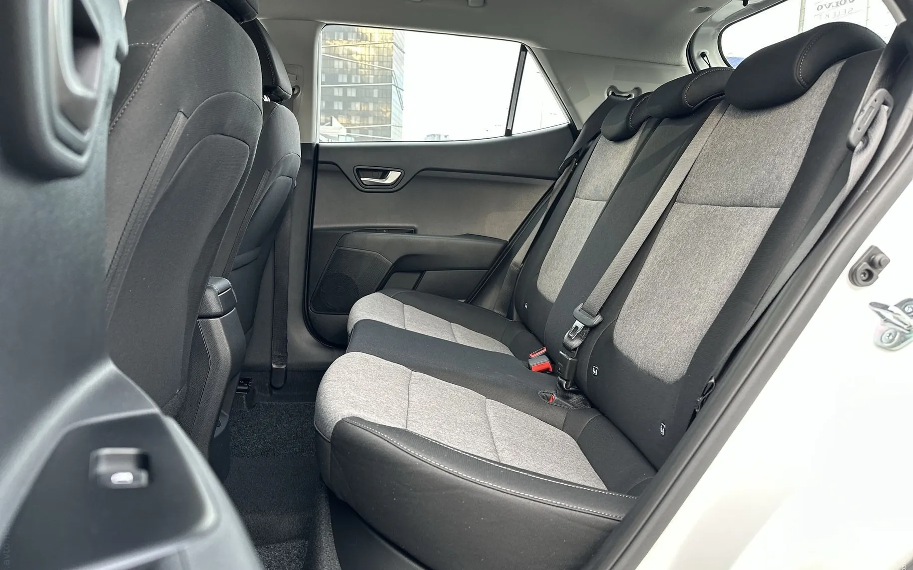 Notranja slika - KIA Stonic - 1.0 T-GDi LX Life M T... - 13