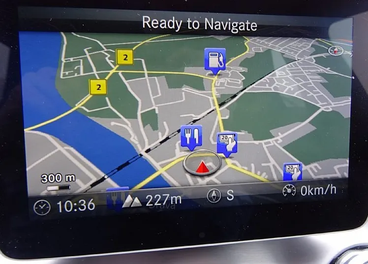 Zunanja slika - Mercedes-Benz GLA-Razred - GLA 200 7G 156KM - KOT NOV - GRETJE SEDEŽEV - - 15