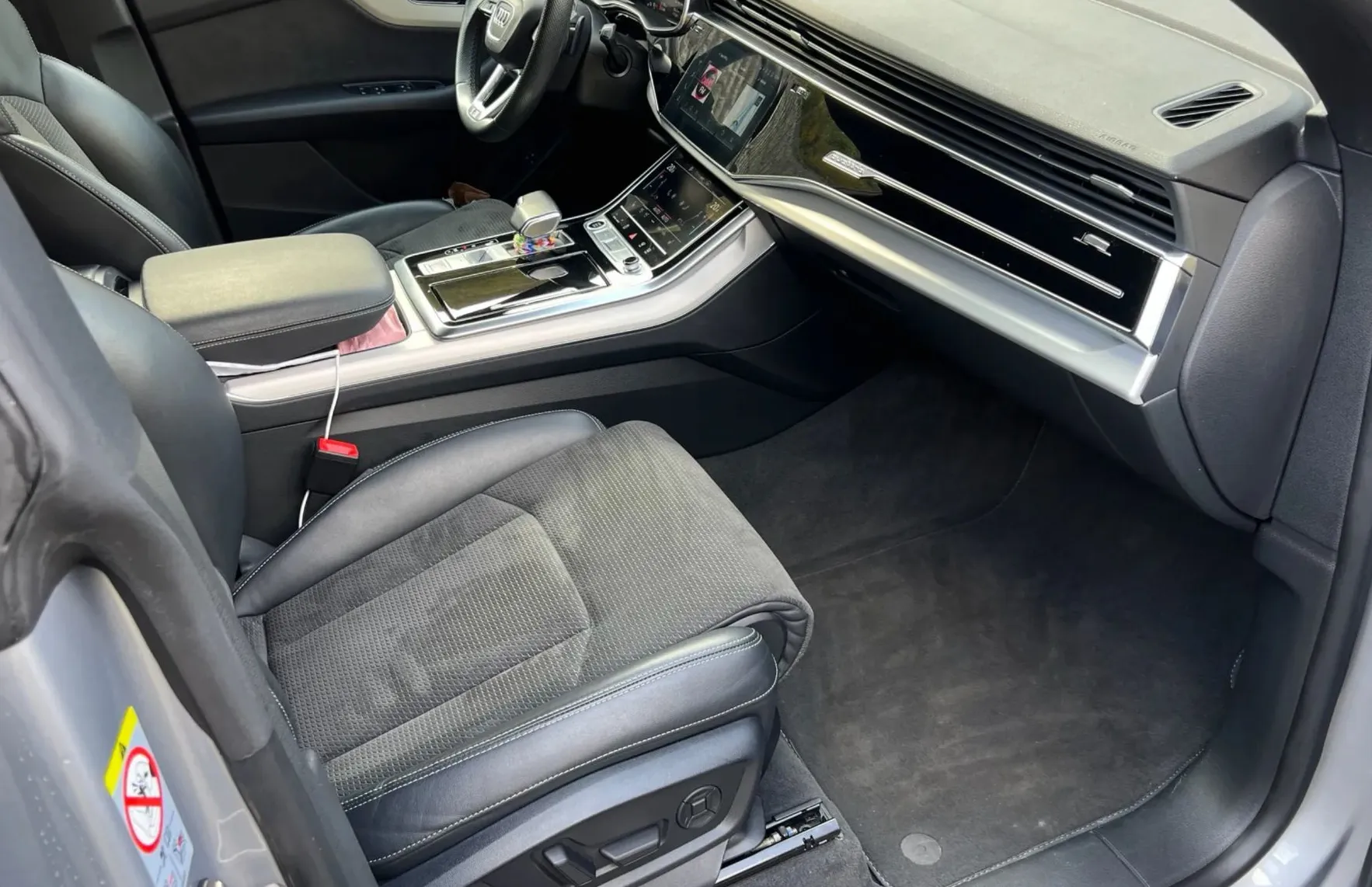 Zunanja slika - Audi Q8 - 55 TFSI e quattro tiptronic 280kW 3 X S LINE SLO - 11
